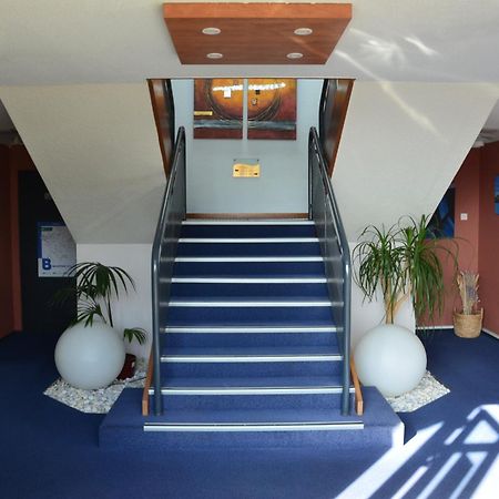 Brit Hotel Caen Herouville Exteriör bild