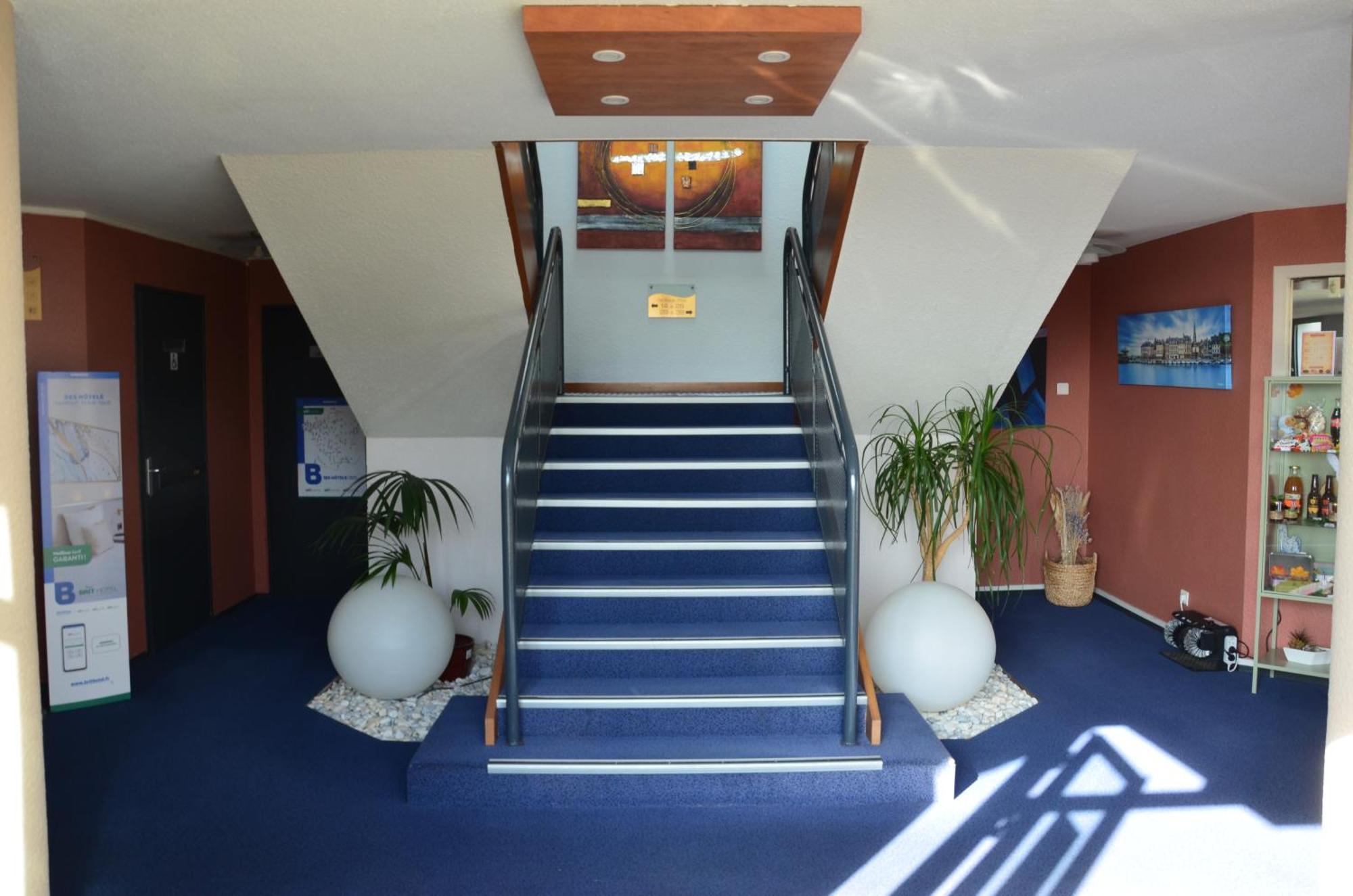 Brit Hotel Caen Herouville Exteriör bild