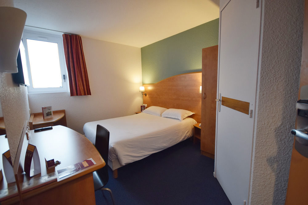 Brit Hotel Caen Herouville Exteriör bild