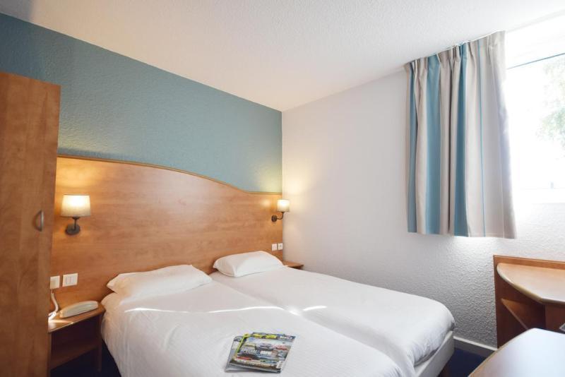Brit Hotel Caen Herouville Exteriör bild