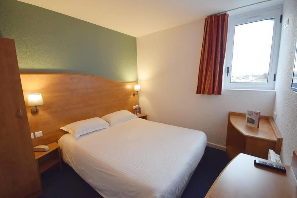 Brit Hotel Caen Herouville Exteriör bild